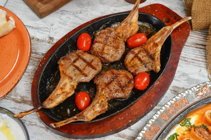 LAMB CHOPS HOT PLATE